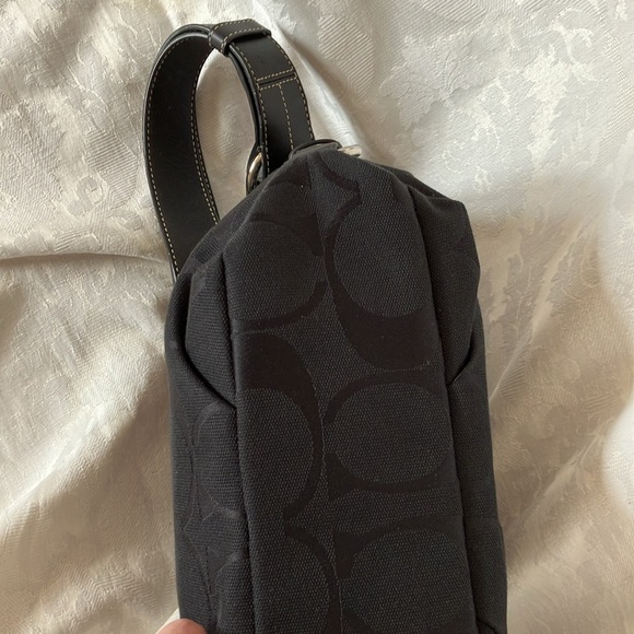 Coach Signature Collection Crossbody Hobo Bag Like New! Price Drop! - Picture 9 of 13